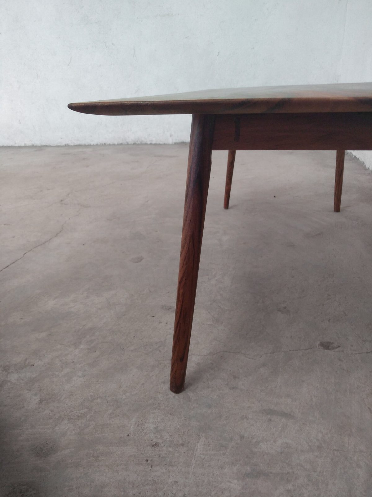 Coffee Table detail, turned and tapered leg and soft top edge