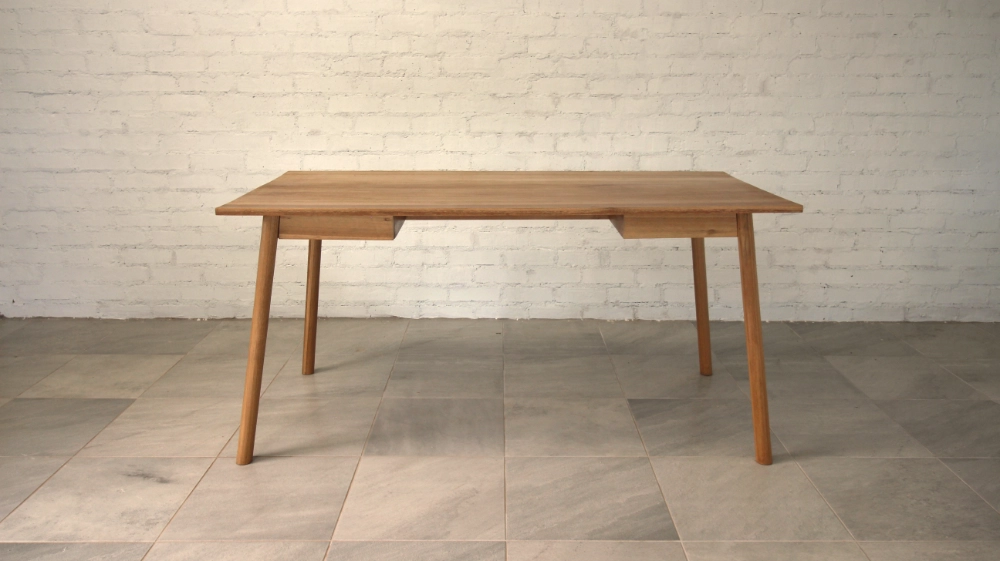 Eucalyptus Cloeziana desk round splayed legs front view